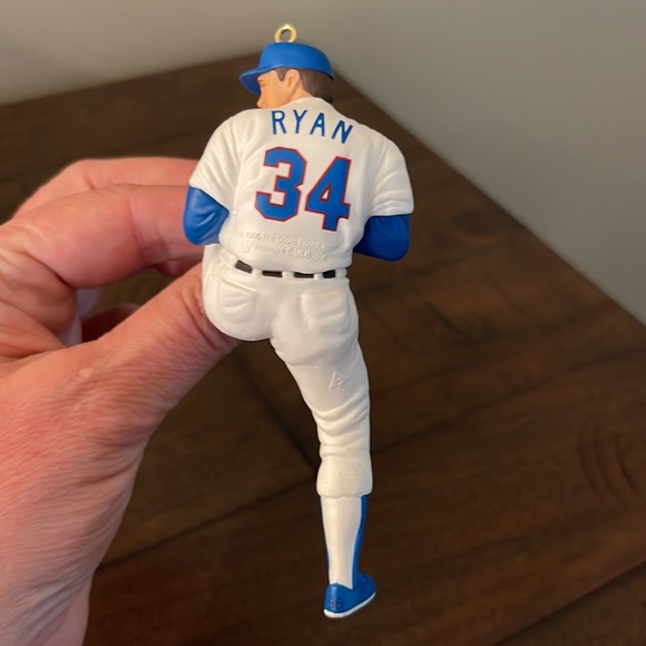 Nolan Ryan and Hank Aaron Hallmark Baseball Collector Series Ornaments - Picture 9 of 11